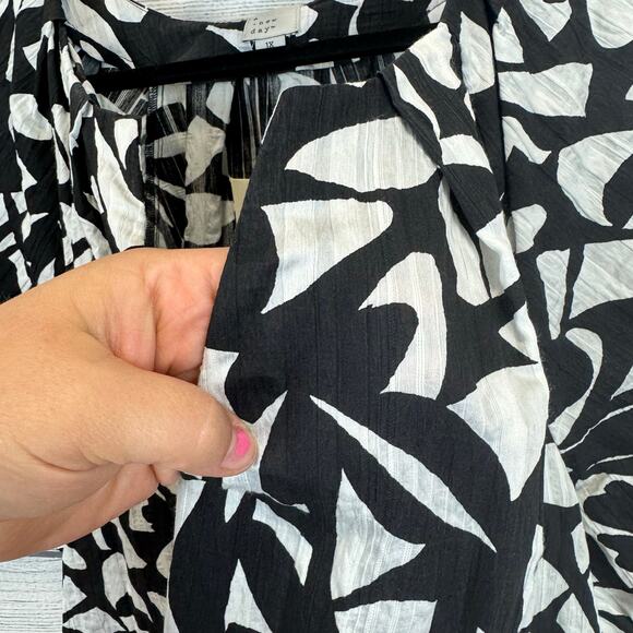 A New Day Plus Size White & Black Floral Puff Sleeve Blouse Size 1X - Picture 3 of 8